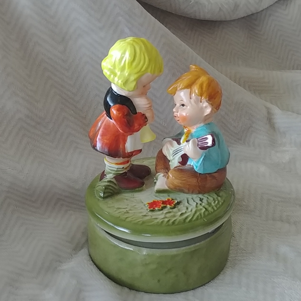 Vintage Hummel style music box Japan